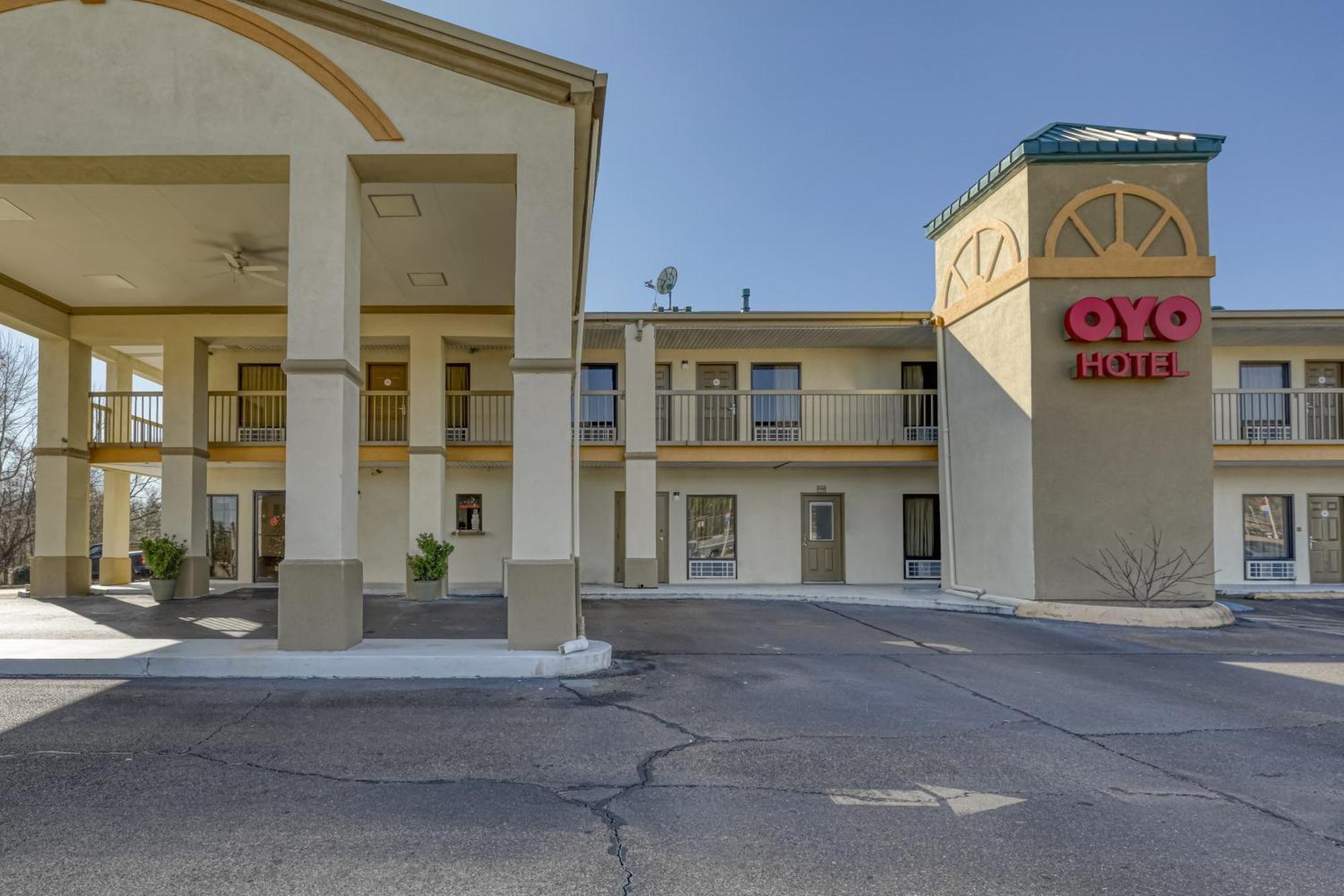 OYO Hotel Grenada West Exterior foto